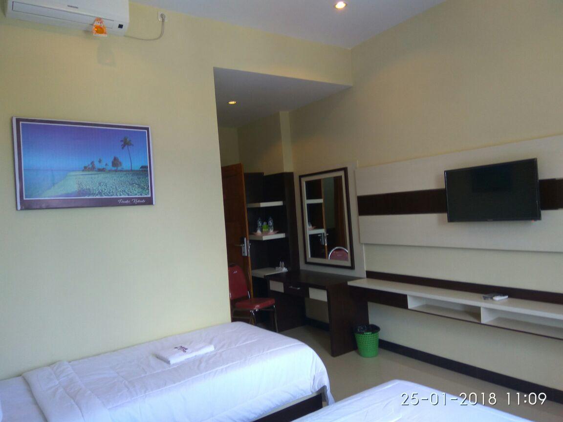 Galaxy Inn Baubau Exterior photo